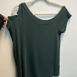 LNA asymmetrical ribbed top